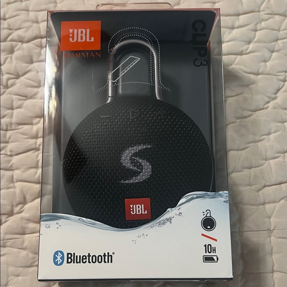 JBL Clip 3 Bluetooth Speaker - Black